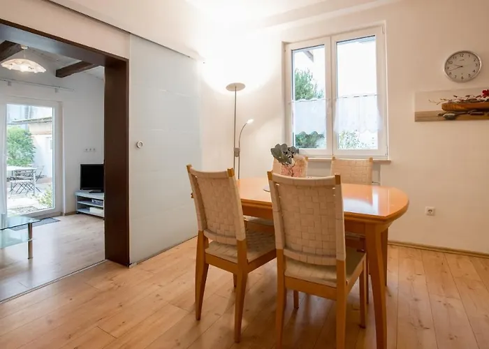 Schmid * ريغنسبورغ